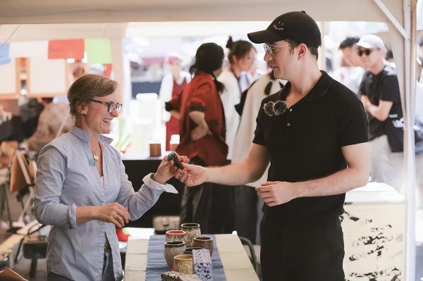 创盈中心 中国旅游新风潮：外国游客涌向“中国造”，成全球购物新宠